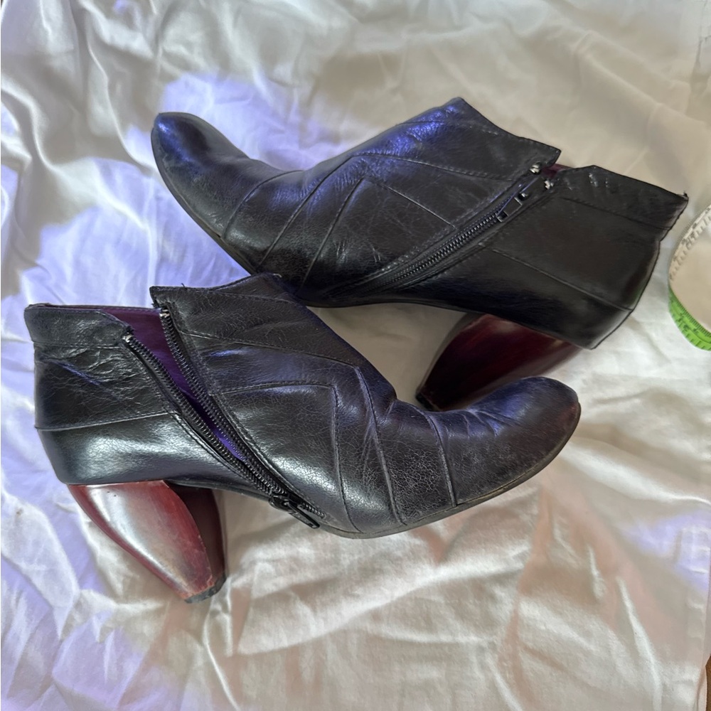 Farylrobin shoes with shaped solid wooden heel